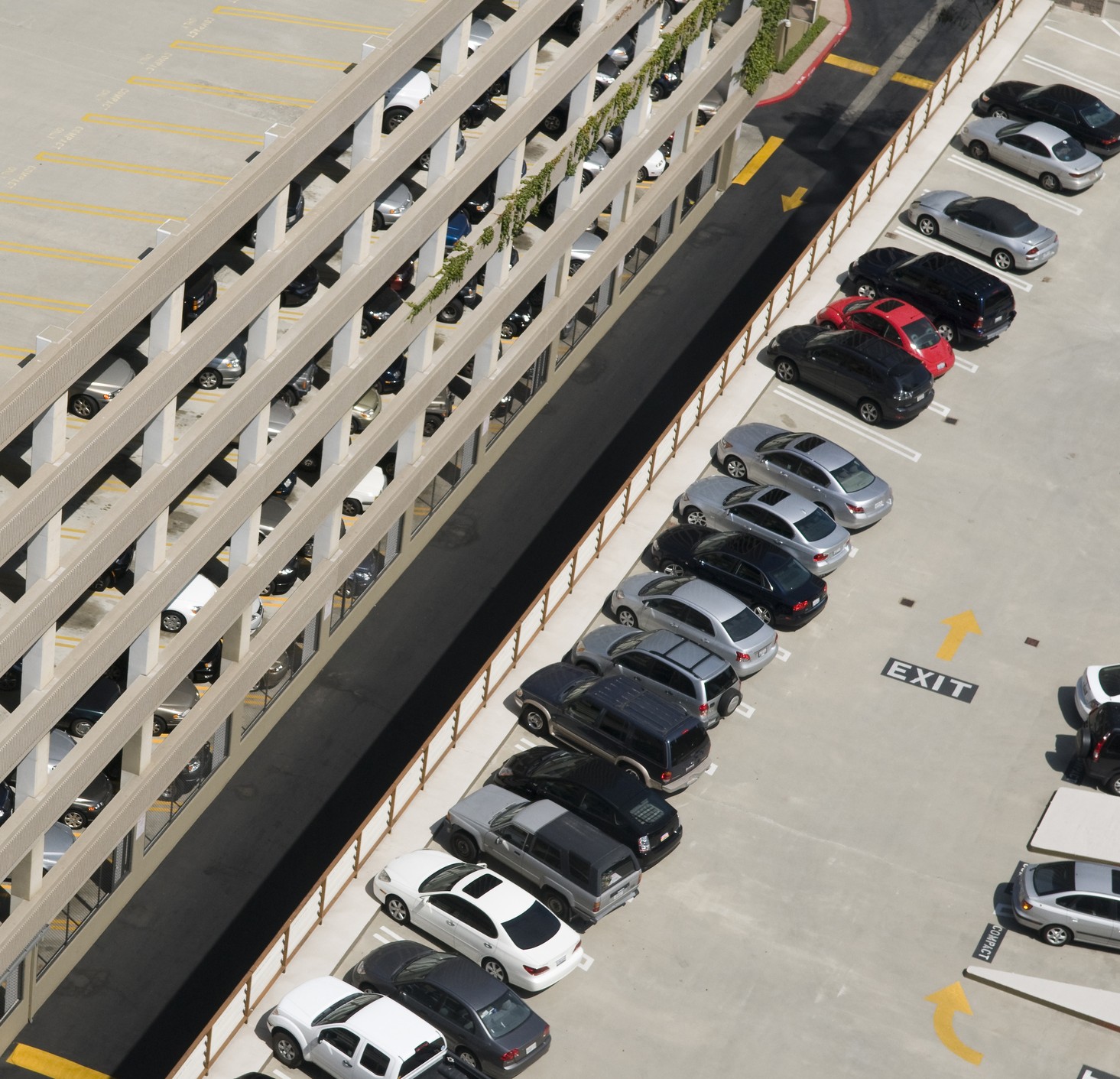 Maximize Parking Efficiency and Revenue with Nwave’s Smart Parking Solution